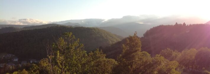 Vue depuis Murol vers Chambon