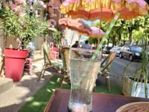 Verdelais buvette sur la place
