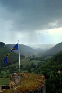 Castelnaud face à l'orage