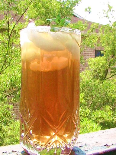 Thé à la menthe glacé